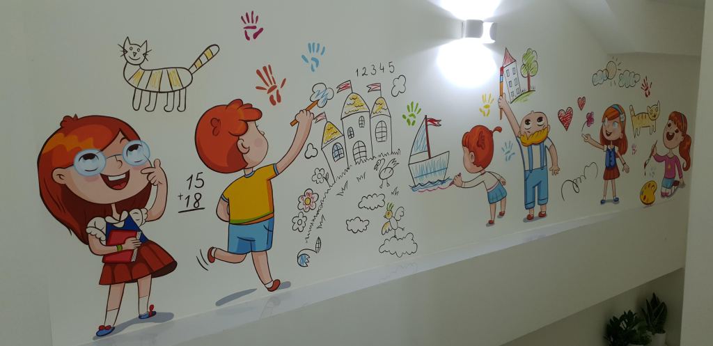 Mẫu vẽ tranh tường trung tâm tiếng anh khu vực phòng học trẻ em tại PHAN CÔNG decor | Mẫu 2