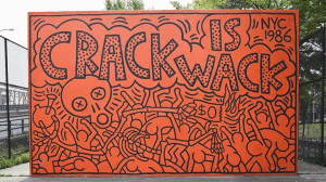 “Crack is Wack” – Keith Haring (New York, Mỹ)