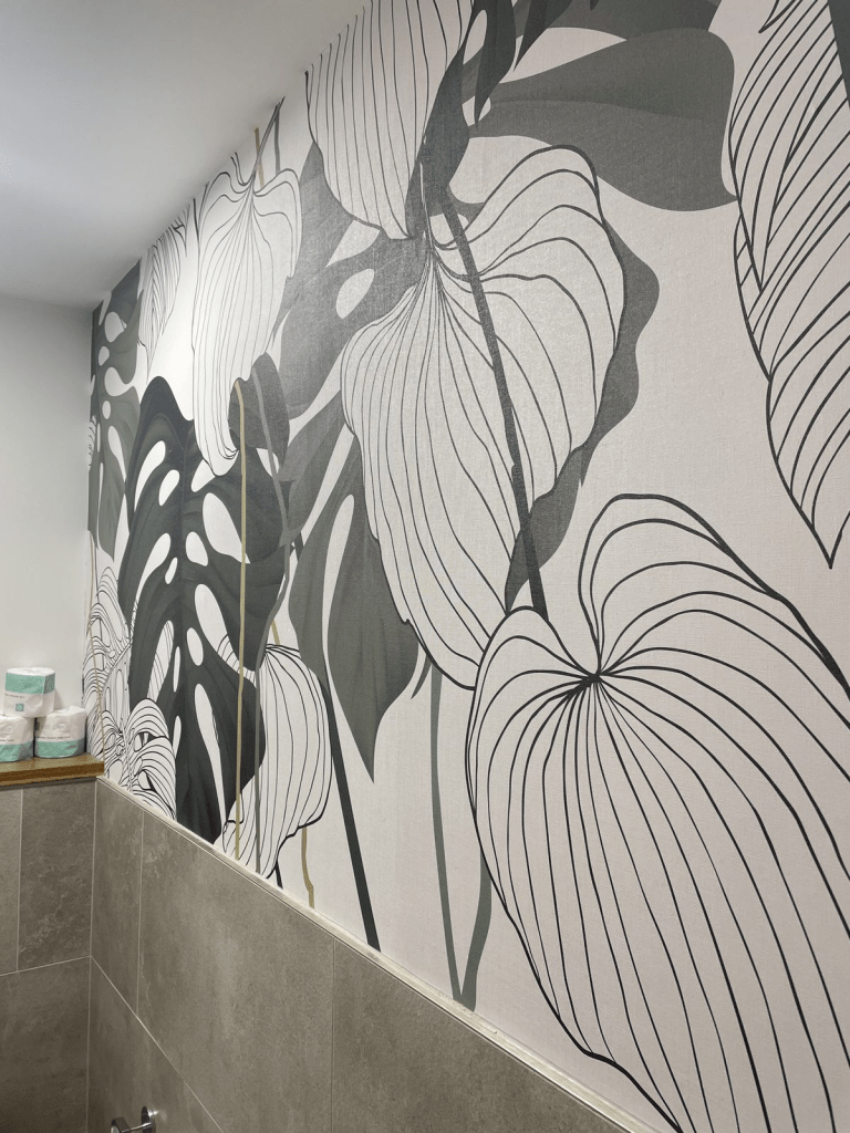 Mẫu vẽ tranh tường đen trắng mới nhất 2025 | Mẫu 2